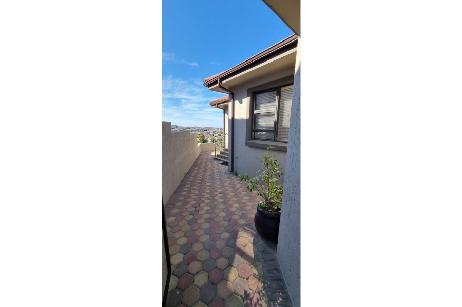 4 Bedroom Property for Sale in Monte Christo Western Cape